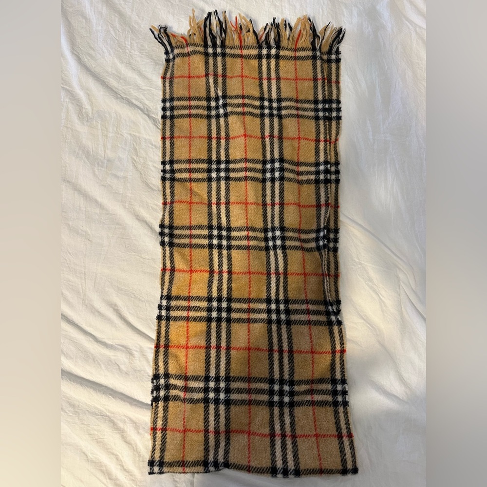 Burberrys of London wool scarf - Picture 3 of 3